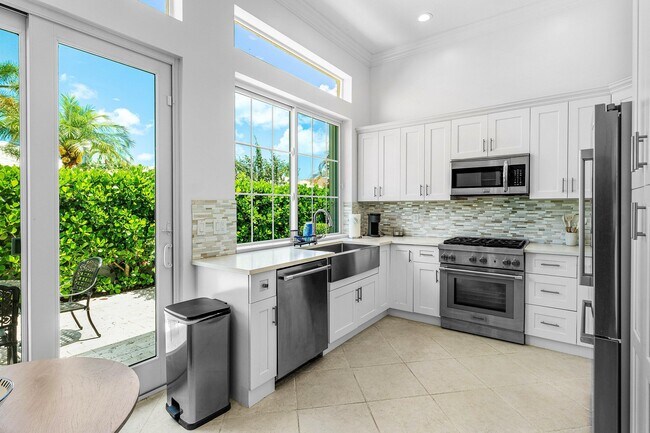 Building Photo - 116 Coral Cay Dr