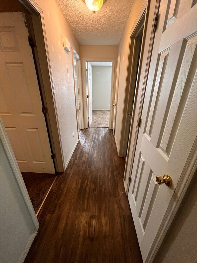 Building Photo - Brentwood 3 bedroom & 2 bathroom home, Huge Fenced Yard