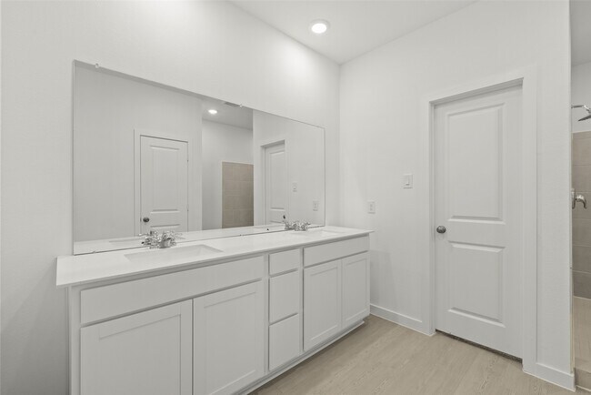 Building Photo - 28627 Bluebonnet Grotto Dr