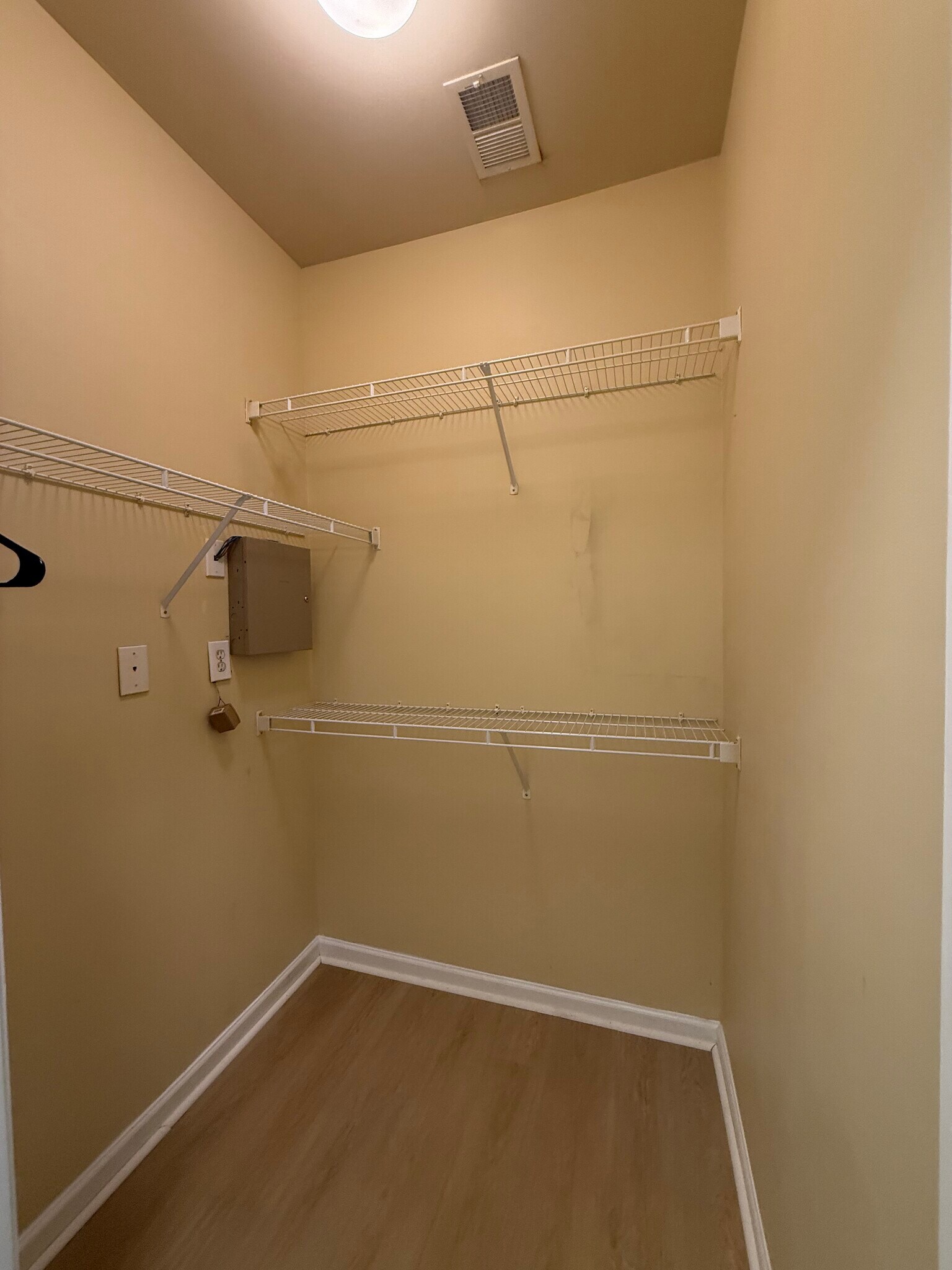 Building Photo - 1755 Central Park Rd