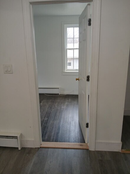 Building Photo - 110 Tuthill Rd