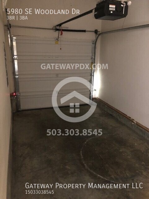 Building Photo - 5980 SE Woodland Dr