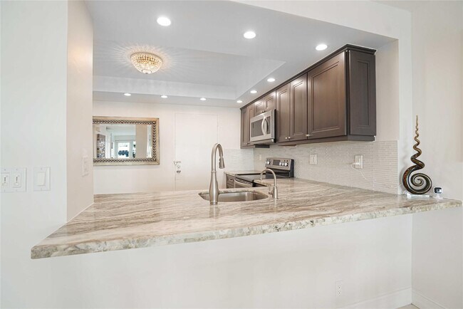 Building Photo - 3430 Galt Ocean Dr