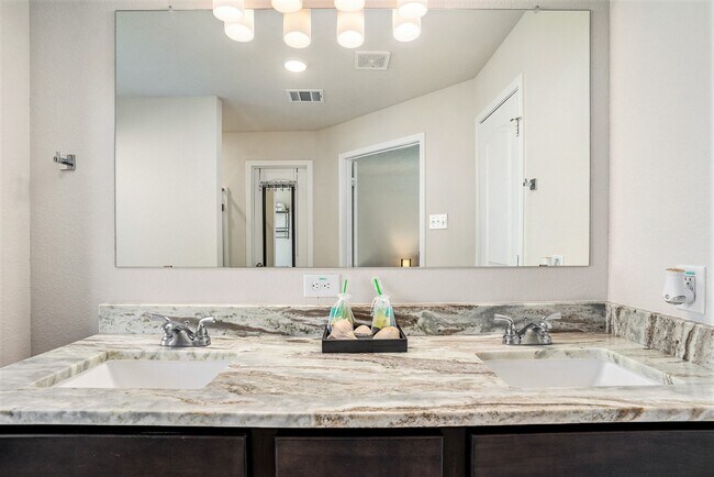 Building Photo - 8302 Tourmaline Wy