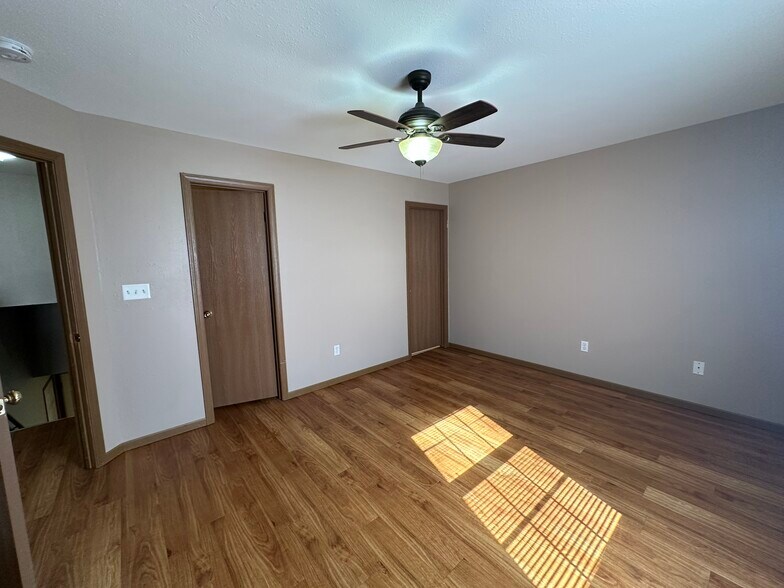 Primary Bedroom #2 - Upper Lvl - 3504 Zinnia Dr
