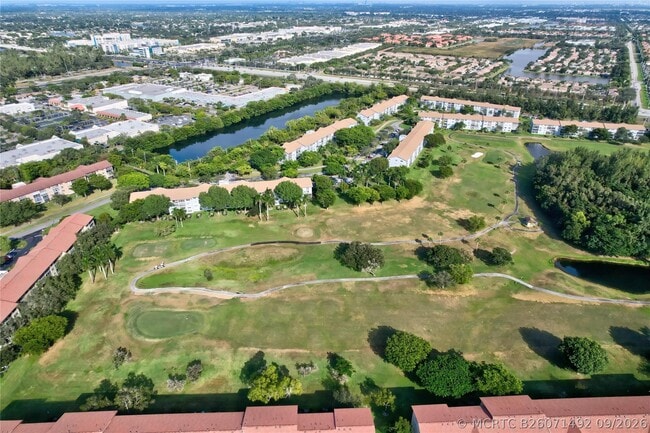 Building Photo - 12600 SW 5th Ct