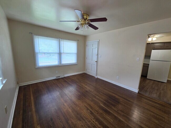 Building Photo - 516 Anniston Dr