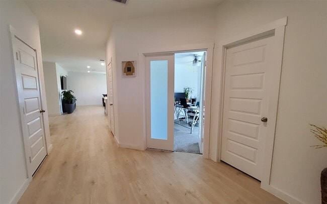 Building Photo - 31731 Hallington Hl Ln