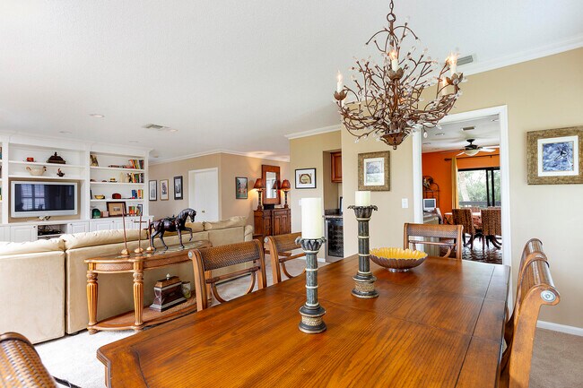 Building Photo - 11355 Pond View Dr