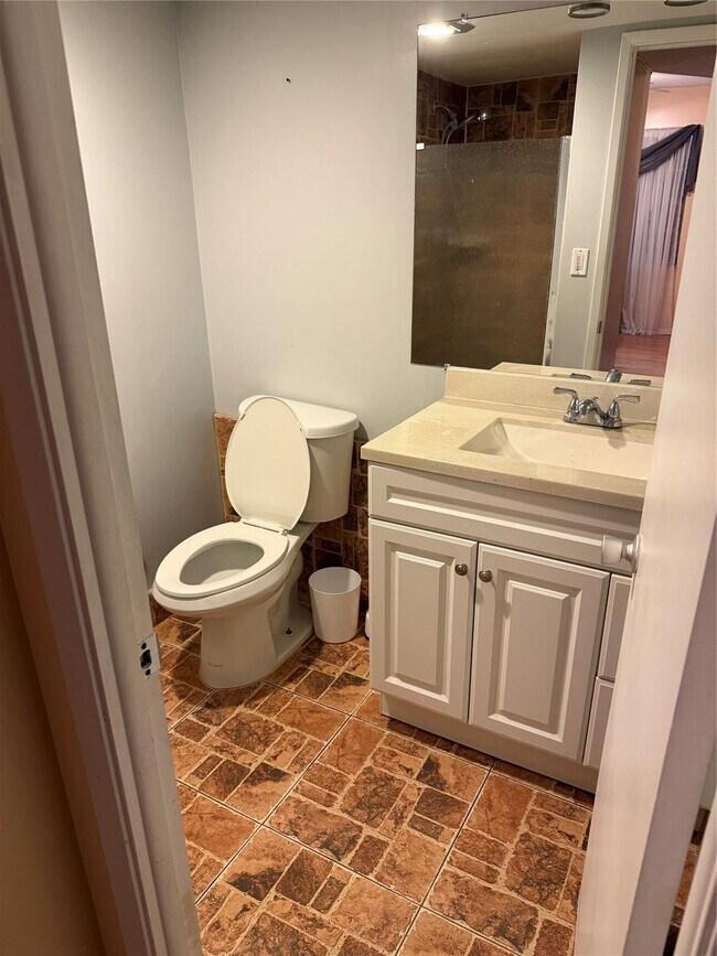 Building Photo - 3575 Brokenwoods Dr