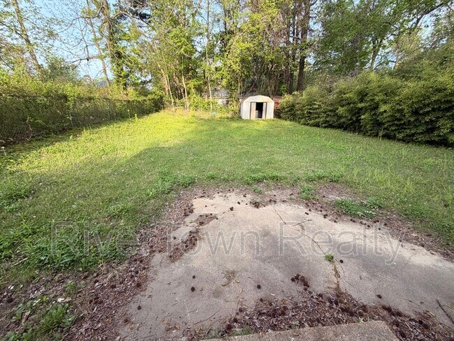 Building Photo - 3535 Debby Dr