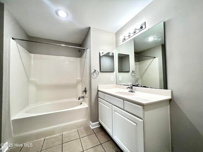 Building Photo - 1500 Cadfel Ct