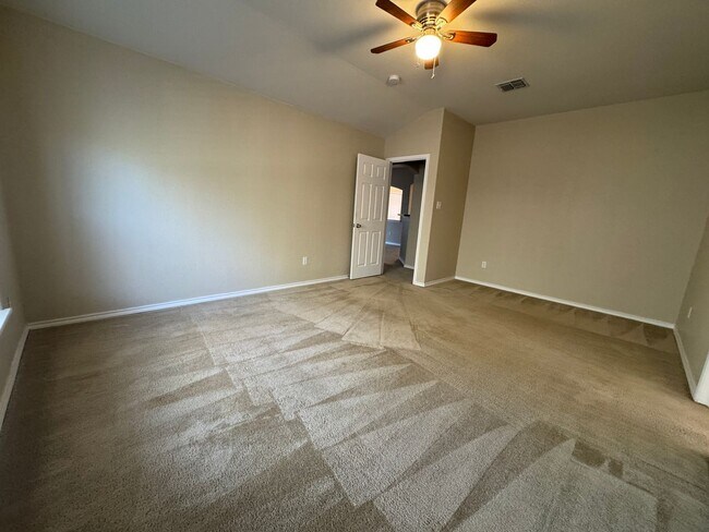 Building Photo - GATED COMMUNITY  |  3 BED  |  2 BATH  |  S...