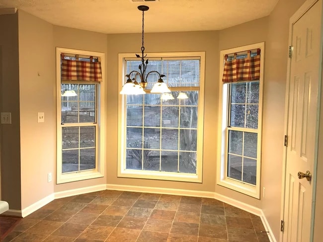 Building Photo - 680 Suwanee Lakes Cir