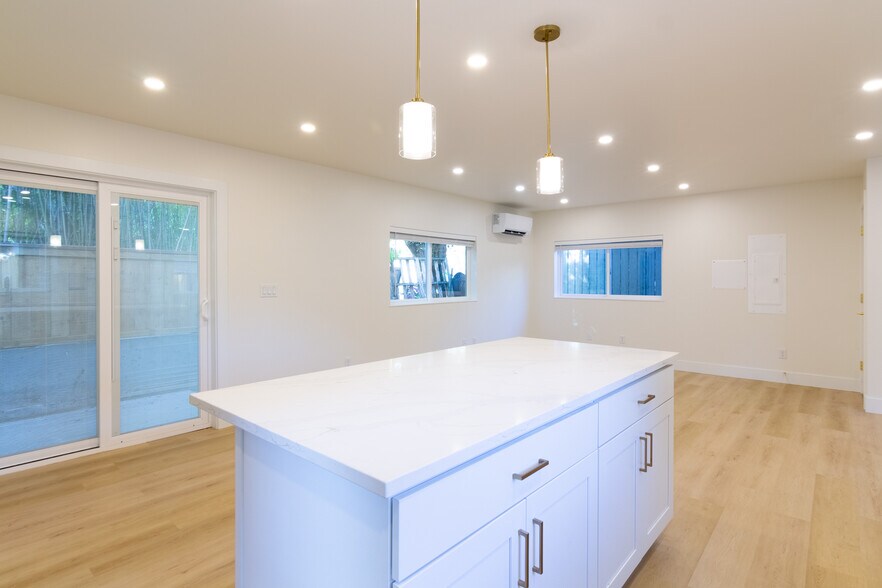 Building Photo - 6547 26th Ave NW