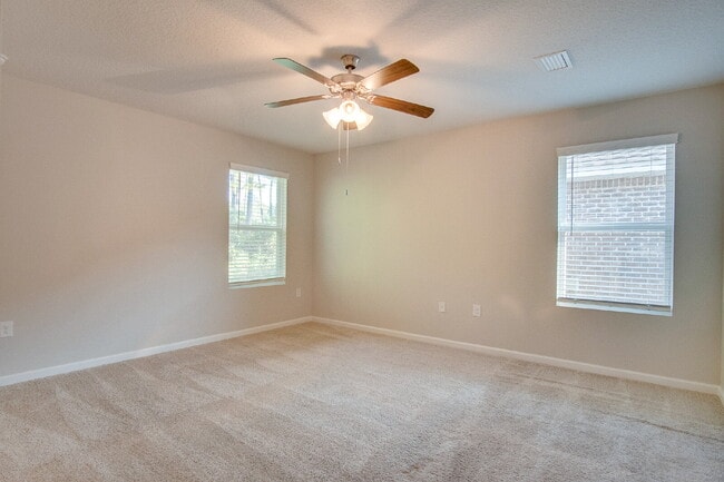 Building Photo - Lakeshore Preserve 3BR Home with Garage – Pet Friendly