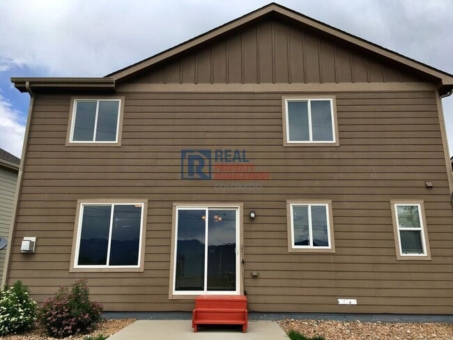 Building Photo - 2360 Sierra Springs Dr