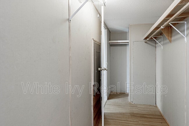 Building Photo - 1345 FM 405 Rd