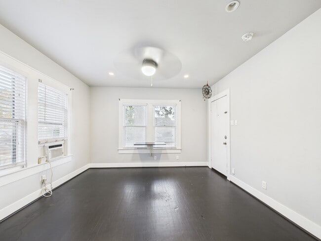 Building Photo - 605 Enid St