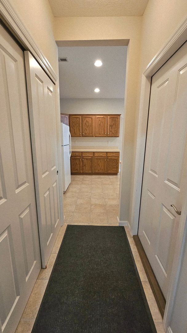 Building Photo - Bridgewater Two bedroom Condo Available!