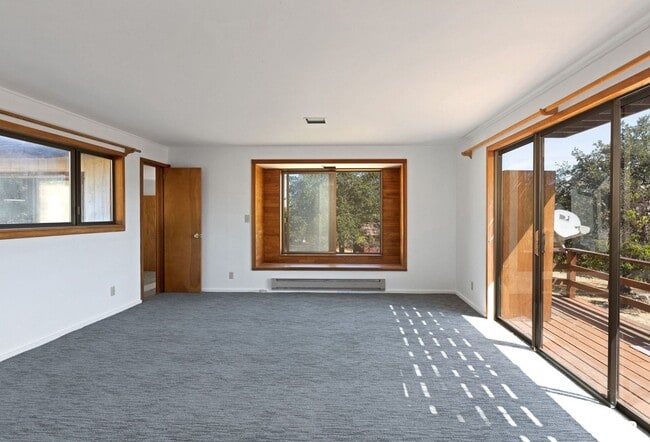 Building Photo - Soulful Mountain Sanctuary in Ashland - Av...
