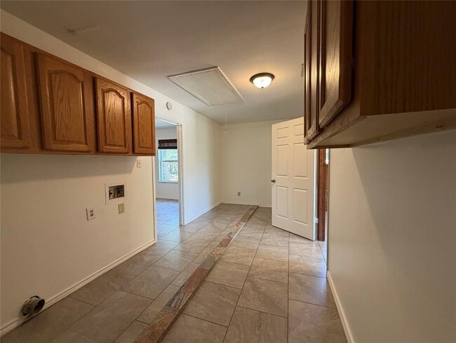 Building Photo - 801 Brushy Creek Dr