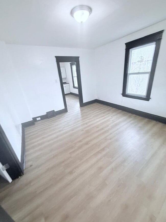 Building Photo - 2791 E 127th St