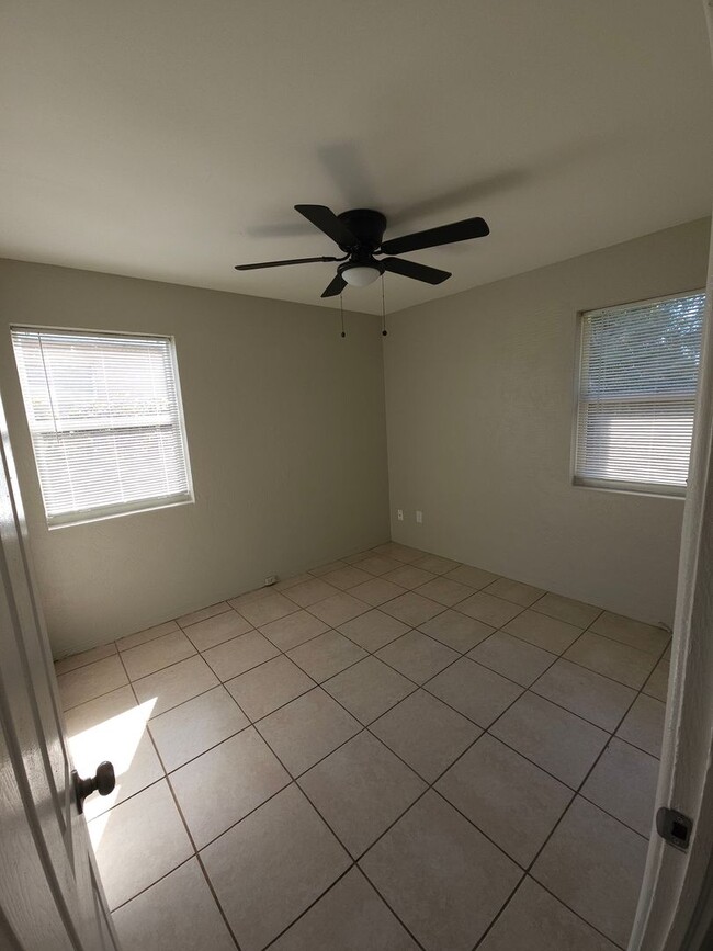 Building Photo - FOR RENT!!! BEAUTIFUL AND SPACIOUS 3 BEDRO...