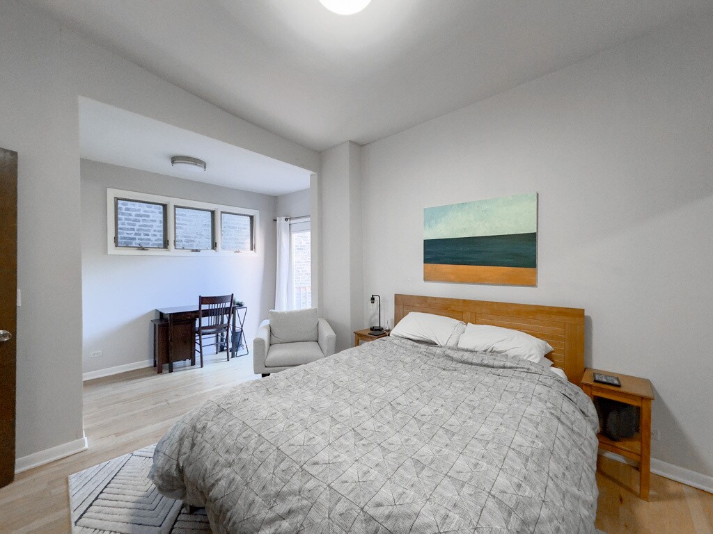 Building Photo - 2136 N Clifton Ave