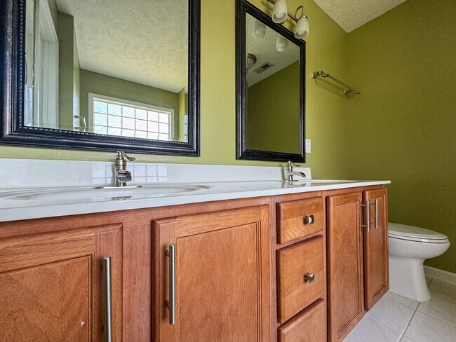 Building Photo - Beautiful 4 Bed 2 Bath Home in Fayetteville