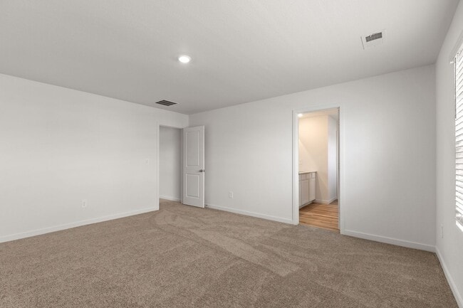 Building Photo - 6155 Drum Pl