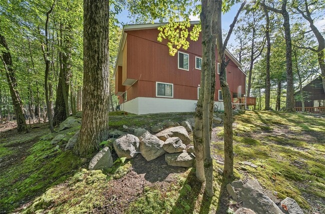 Building Photo - 75 Pebble Path