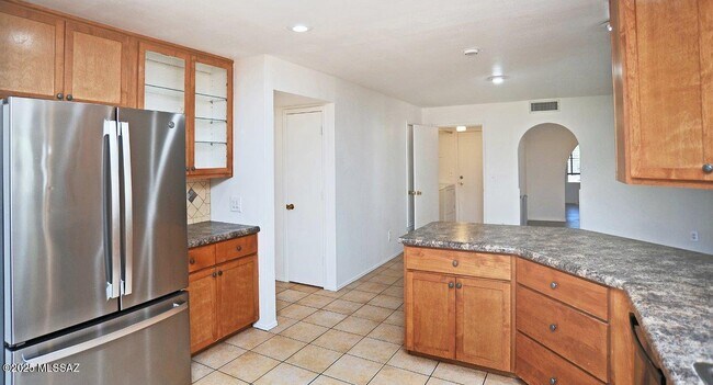 Building Photo - 4741 W Red Wolf Dr
