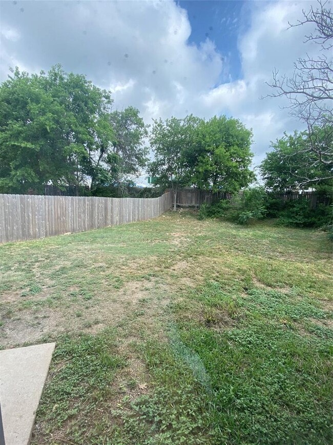 Building Photo - 903 Quartz Ct