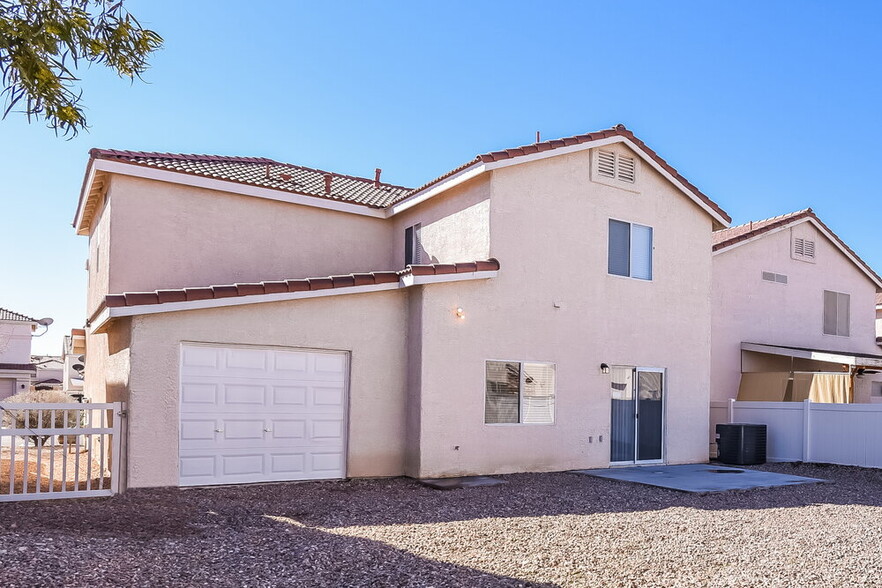 Building Photo - 1110 Cliffbrook Hedge Ave