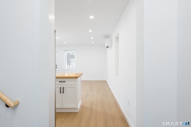 Building Photo - 28 Townsend St