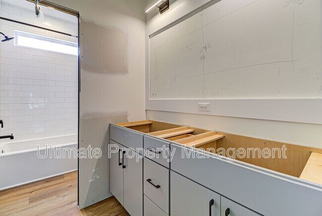 Building Photo - 213 Myrtle Ave