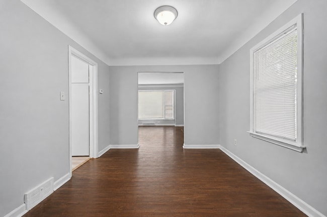 Building Photo - 15712 Vaughan St