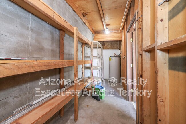 Building Photo - Rivenoak Circle-8178 E.