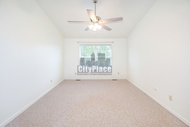 Building Photo - 263 Brooks Bend