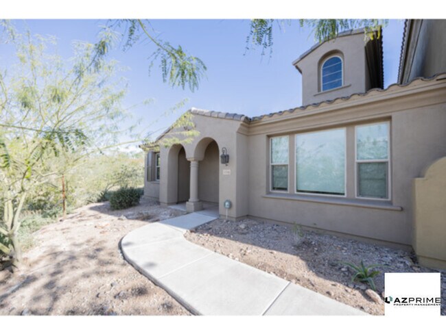 Building Photo - Welcome to this Exquisite 2/2 Scottsdale Home Nestled in a Gated Community!