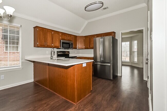 Building Photo - 9362 Garden Woods Dr