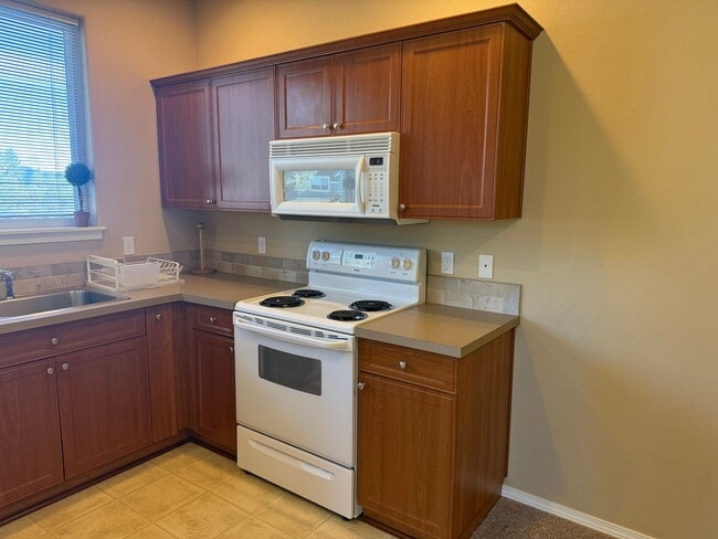 Building Photo - g434