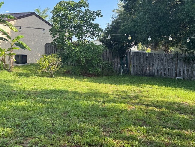 Building Photo - 3 Bedroom 1 Bath Home with Fully Fenced Backyard for Rent in SE Palm Bay