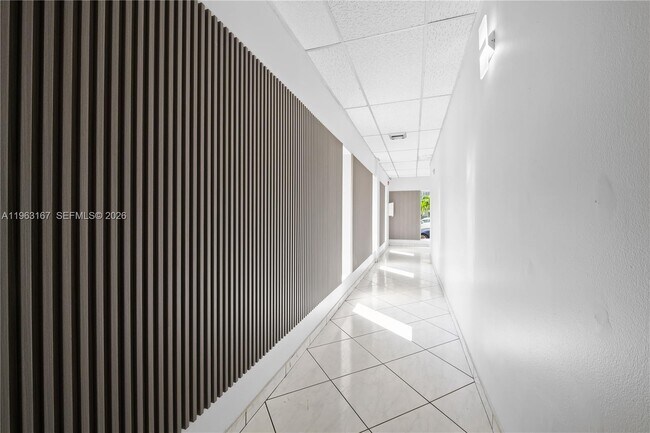 Building Photo - 16740 NE 9th Ave