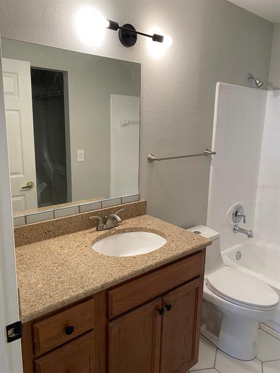 Building Photo - 4041 Crockers Lake Blvd