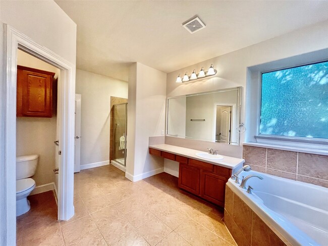 Building Photo - 811 Admiral Bay Ln