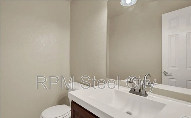 Building Photo - 2004 Mirror Ct