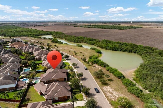 Building Photo - 17 Grand Canal Dr