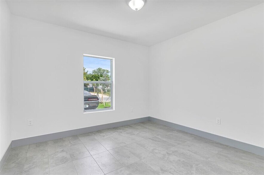 Building Photo - 2360 NW 14th St